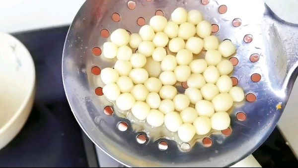 三色芋圆西米露