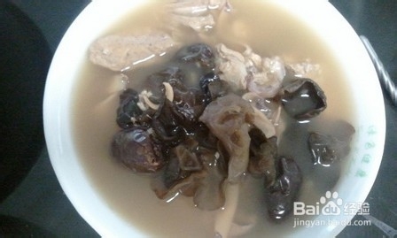 ​香菇木耳墨鱼汤做法 经验分享