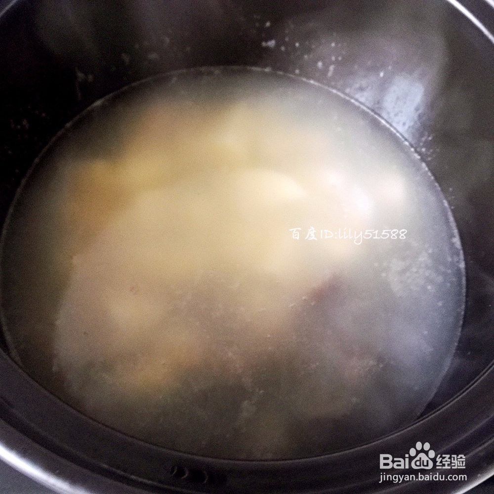 腊猪尾巴怎么做好吃？熏好的猪尾巴炖汤做法