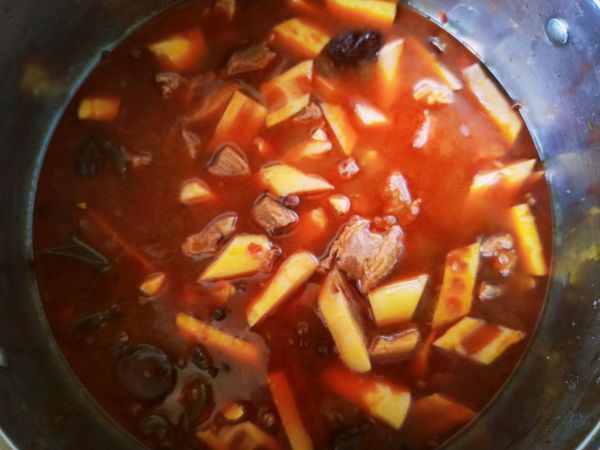 牛肉管够红烧牛肉面