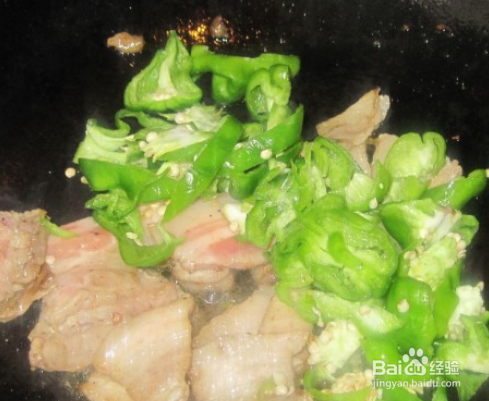 竹笋柿子椒炒肉片的做法