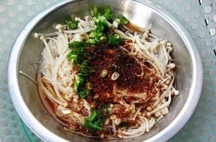 教你制作凉拌金针菇