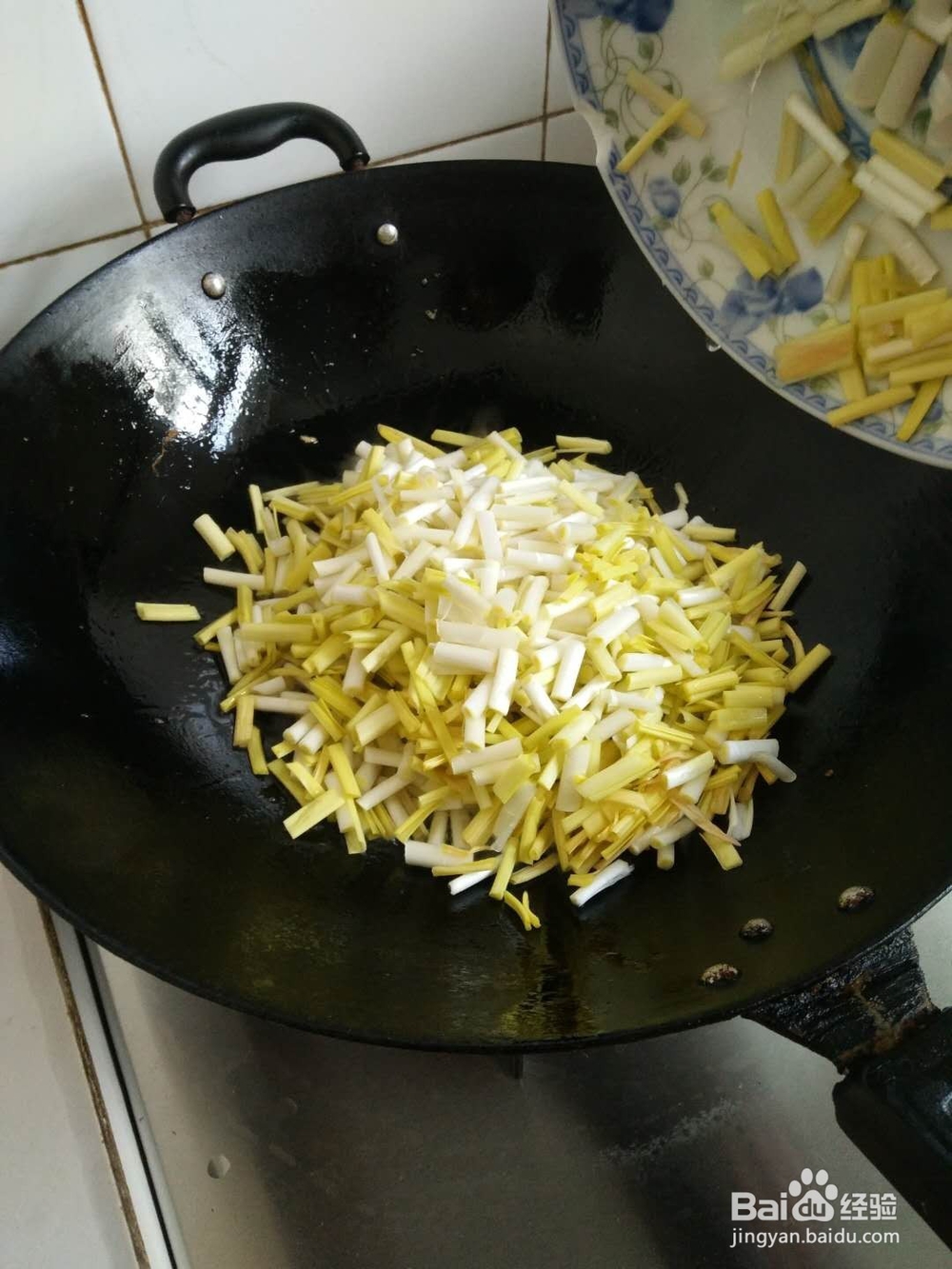 私房菜——蒜黄炒鸡蛋。