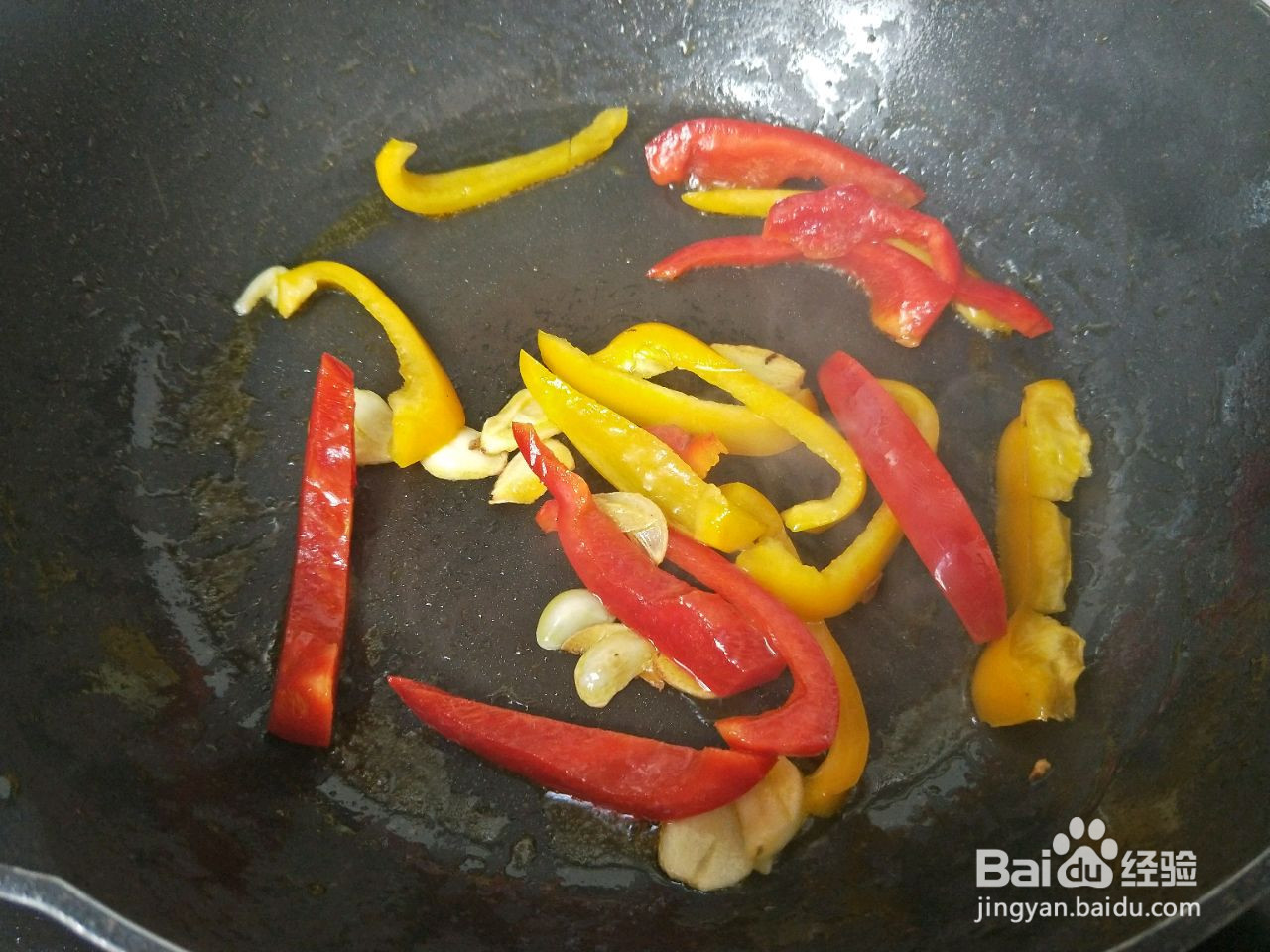 蚝油汁烧茄子豆角的做法