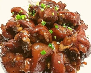 超级过嘴瘾的卤猪蹄的做法