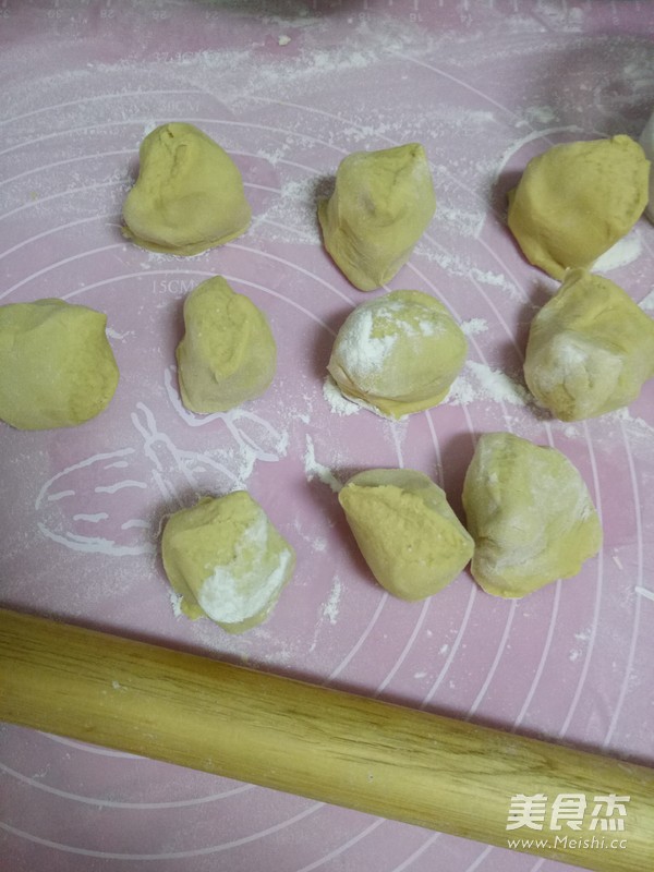 黄玫瑰馒头的做法