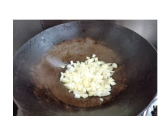 火腿鸡丁炒饭的做法步骤