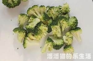 养生食补奶油西兰花培根浓汤的做法