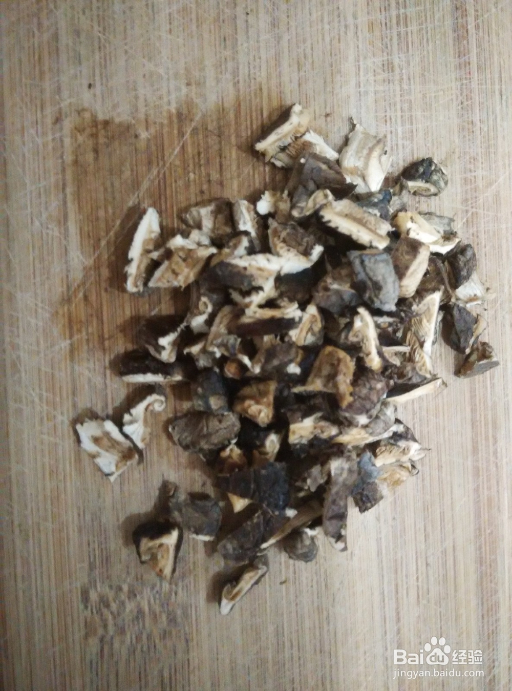 香菇蒜油拌河粉的简易做法