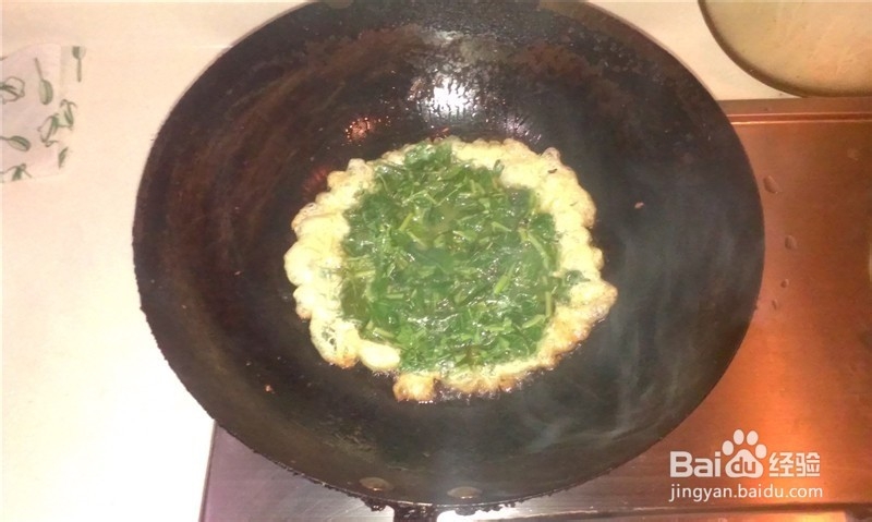 如何制作美味香椿炒鸡蛋