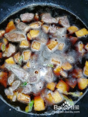 传统土豆烧牛肉