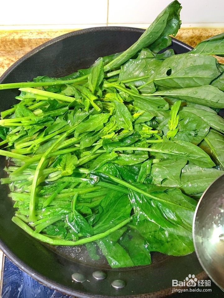 果仁菠菜的做法