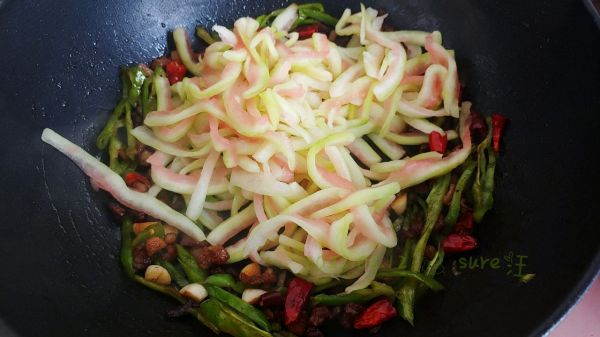 蒜辣肉粒脆瓜条