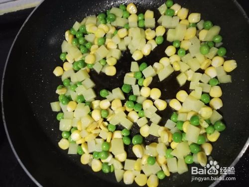 土豆豌豆炒玉米的做法