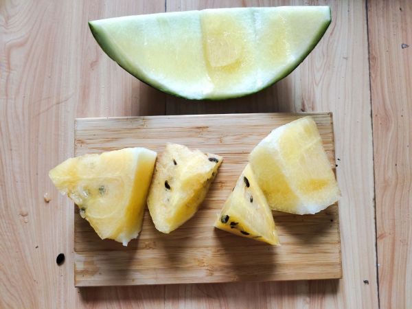 黄西瓜柠檬薄荷饮