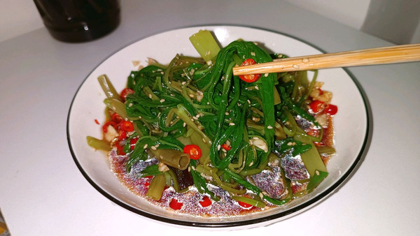 轻食凉拌空心菜