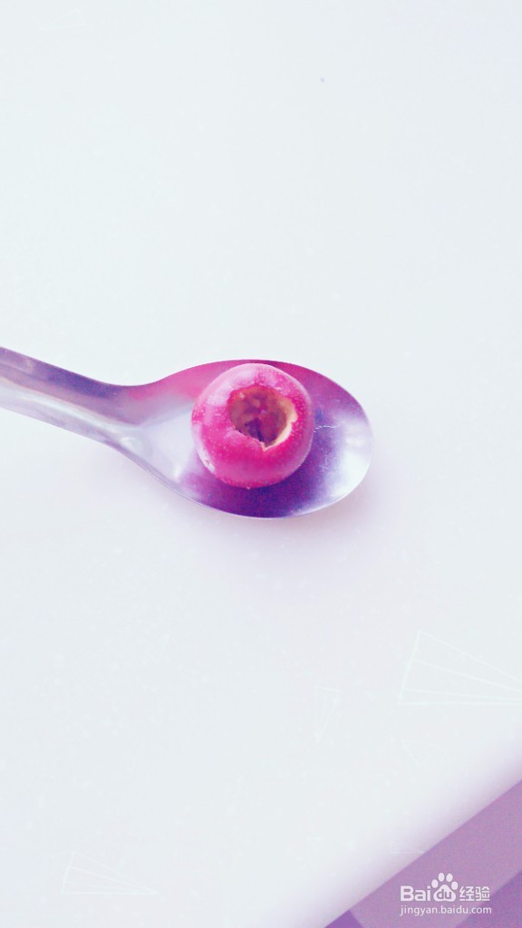 教你用最常见的工具去掉山楂核