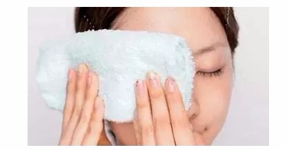 如何简单地处理划伤的伤口