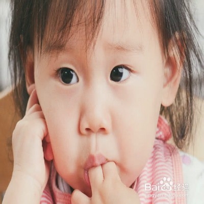 孩子啃指甲怎么办