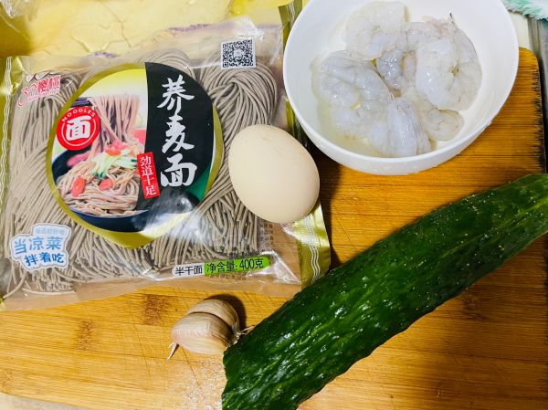 凉拌虾仁荞麦面