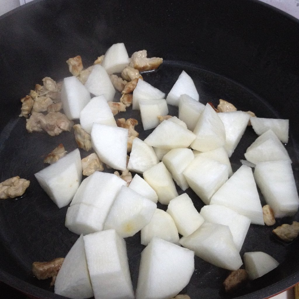 每人必学的红烧萝卜，吃过就难以忘怀！