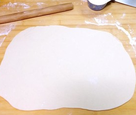 我们该怎么制作美食中的椒盐手撕饼方法和要点