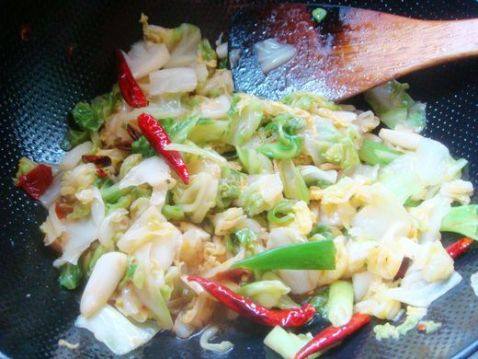 酸辣包菜最简单的做法，快来学学吧！