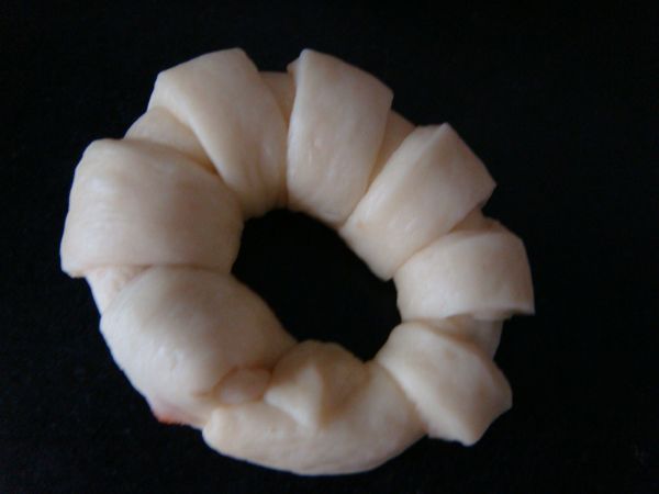 葡萄干花形面包