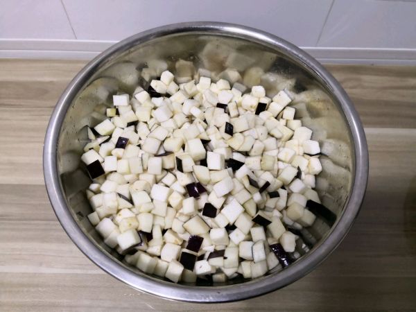 茄子青椒素包子