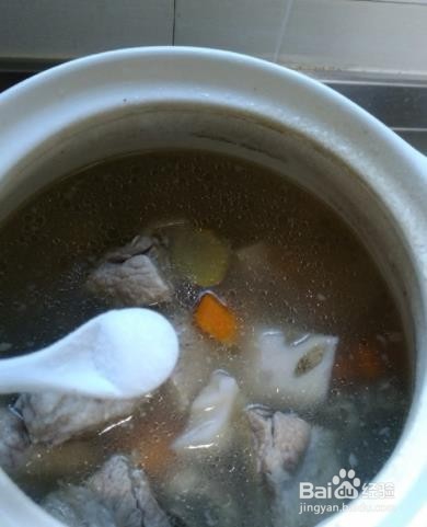 莲藕排骨汤--美食教程