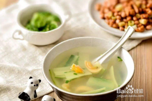 给客人盛汤需要注意事项