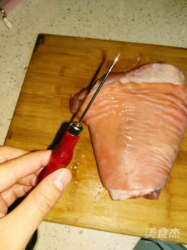脆皮烤猪肘的做法