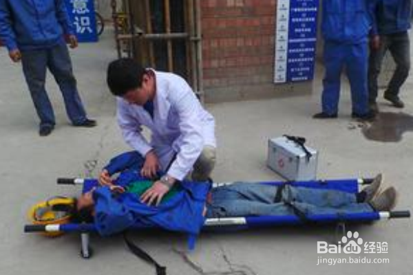 家中有人发生触电怎么办