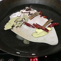 在家制作美味的凉拌猪耳