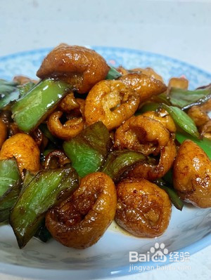 尖椒肥肠的做法