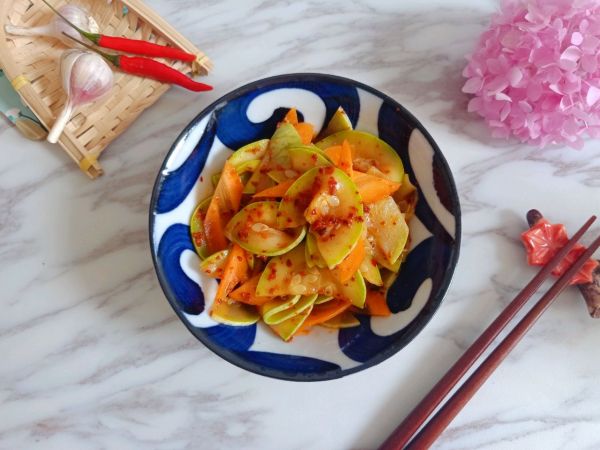 韩式辣拌西葫芦片