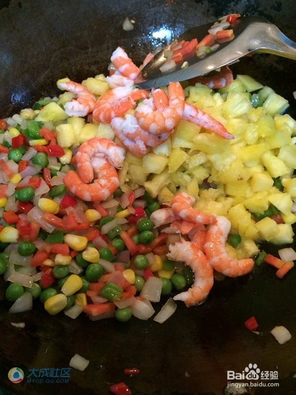 厨神|菠萝吃不完？教你自制好吃泰式菠萝饭