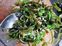 养颜瘦身私家秘方--油淋姜汁海带丝的做法