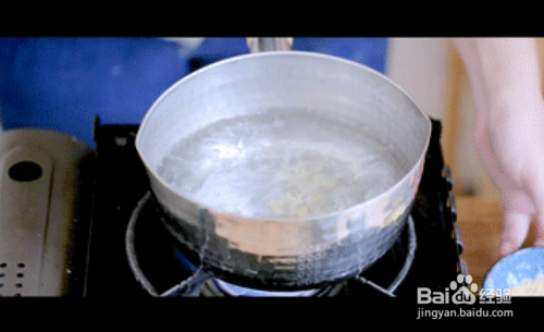 营养丰富又鲜美可口的小米麦菜干贝粥怎么做