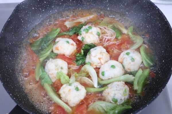 低脂茄汁鱼丸蔬菜汤