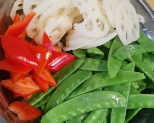 怎样做荷兰豆炒藕片