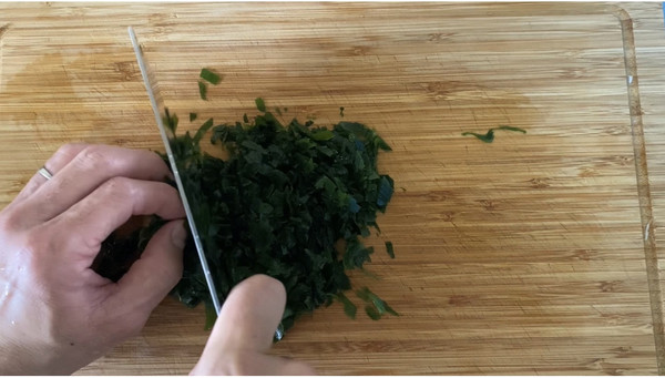 裙带菜油渣白菜包
