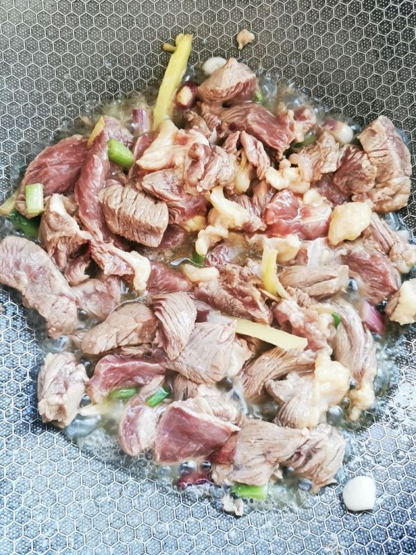 咖喱土豆牛肉饭