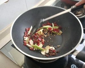 超好吃不油炸的辣子鸡