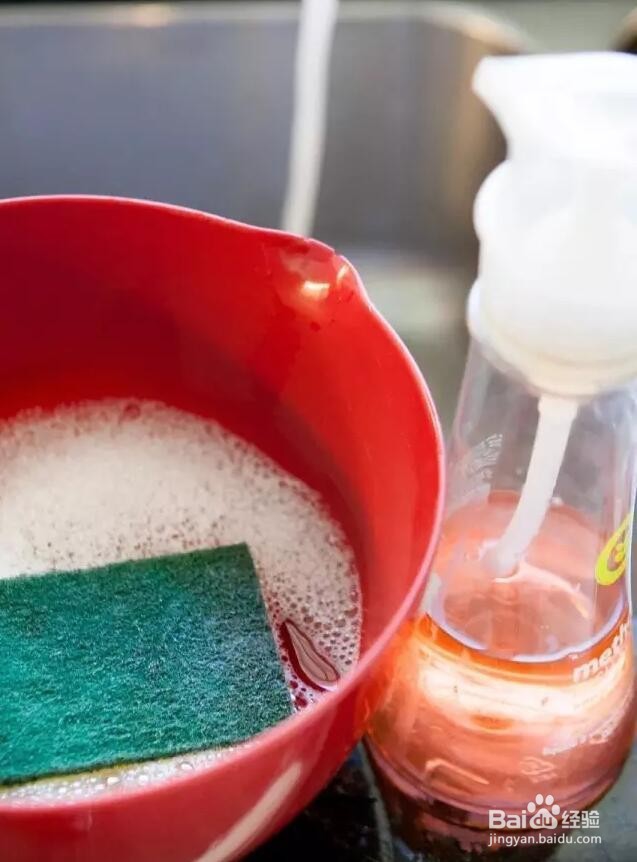 教你如何处理厨房油污?