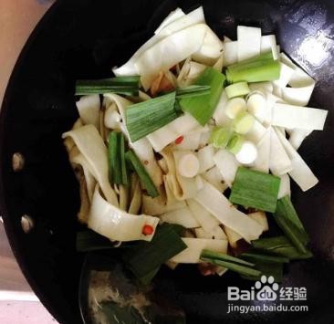 腊肉炒豆丝的做法