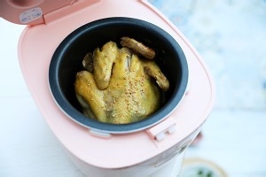 怎么做还原本味的盐焗鸡