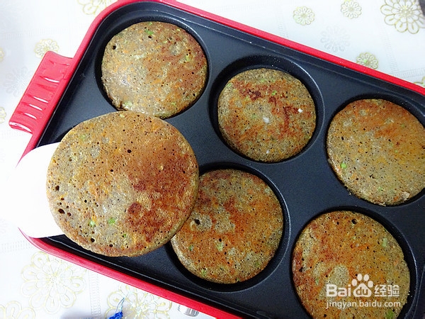 胡萝卜全麦鸡蛋饼的制作方法