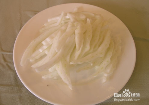 如何做家常木耳炒肉丝？