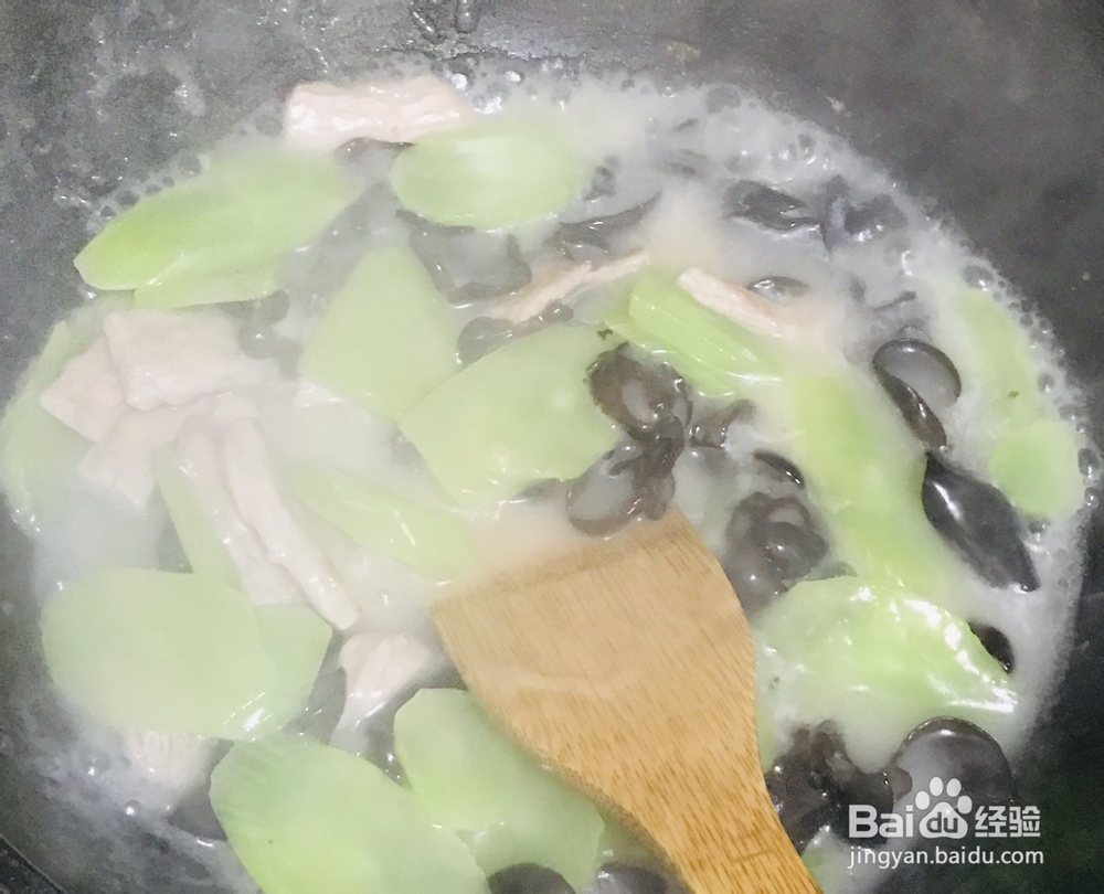 心心念念的莴笋炒木耳